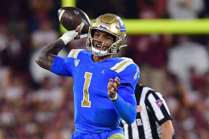 UCLA quarterback Dorian Thompson-Robinson